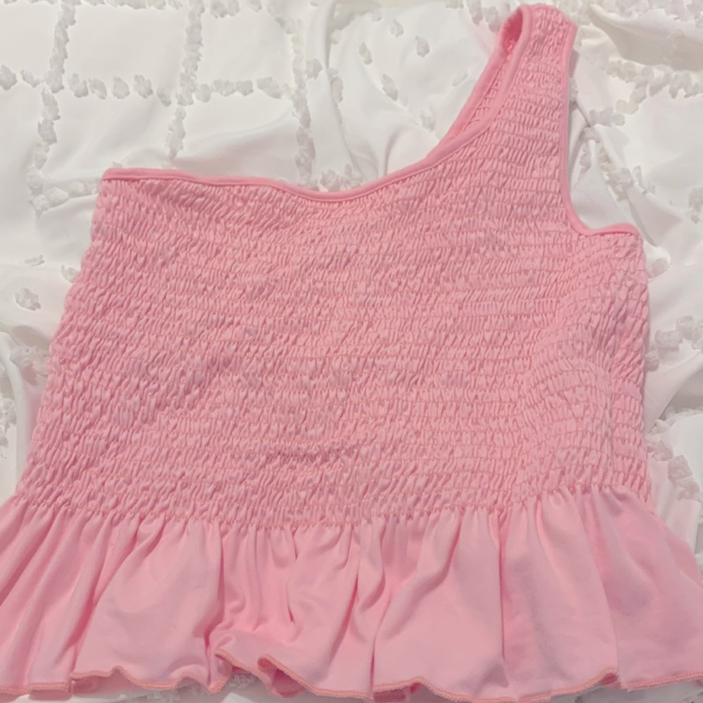 Cute pink crop top!